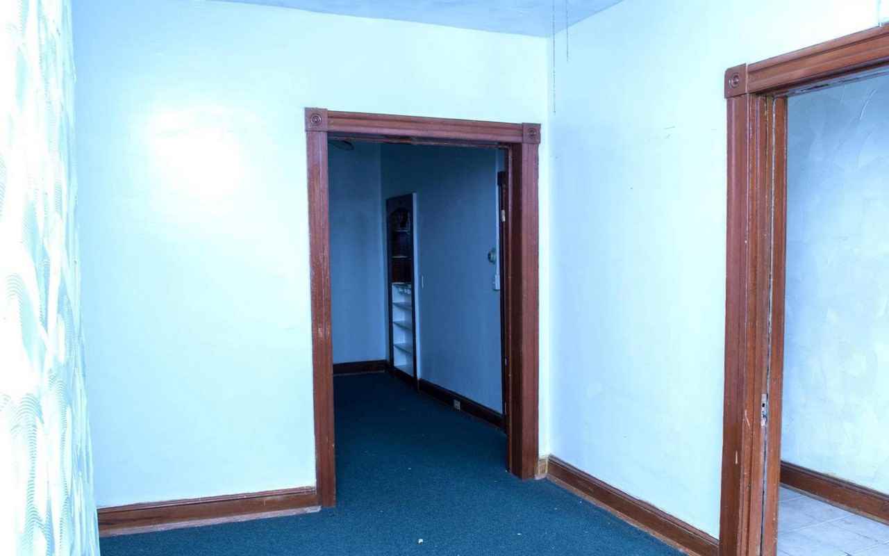 210 S Catherine St - Photo 3 of 17