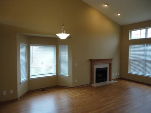 1105 Maplewood Ct - Photo 2 of 14