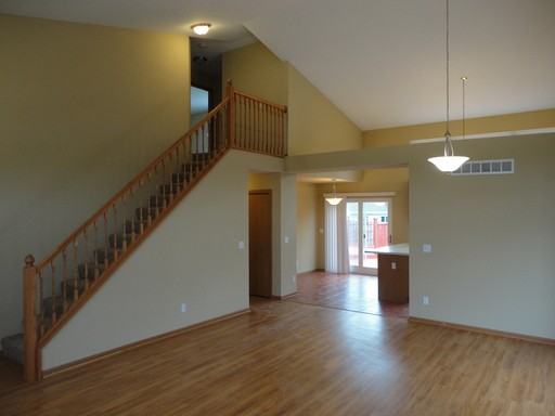 1105 Maplewood Ct - Photo 3 of 14
