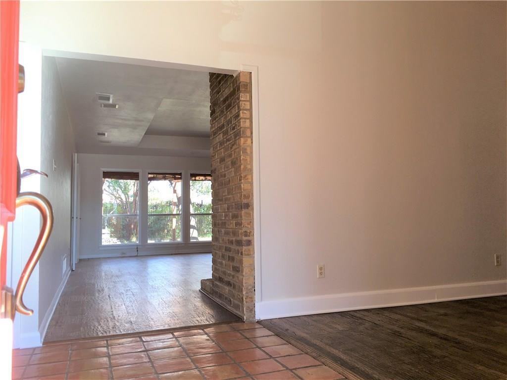 1205 Kenshire Ln - Photo 2 of 17