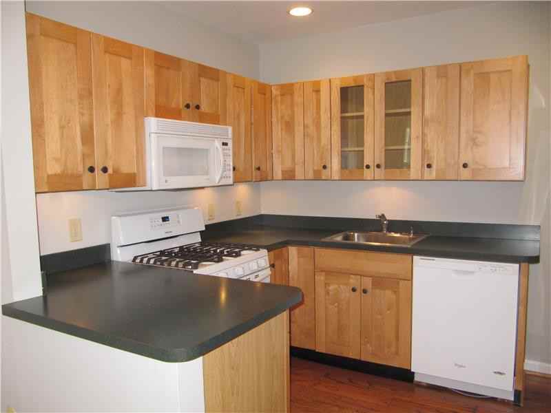 136 Winchester Rd - Photo 3 of 25