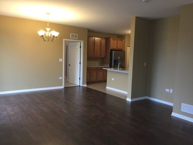 1194 Waverly Dr - Photo 3 of 13