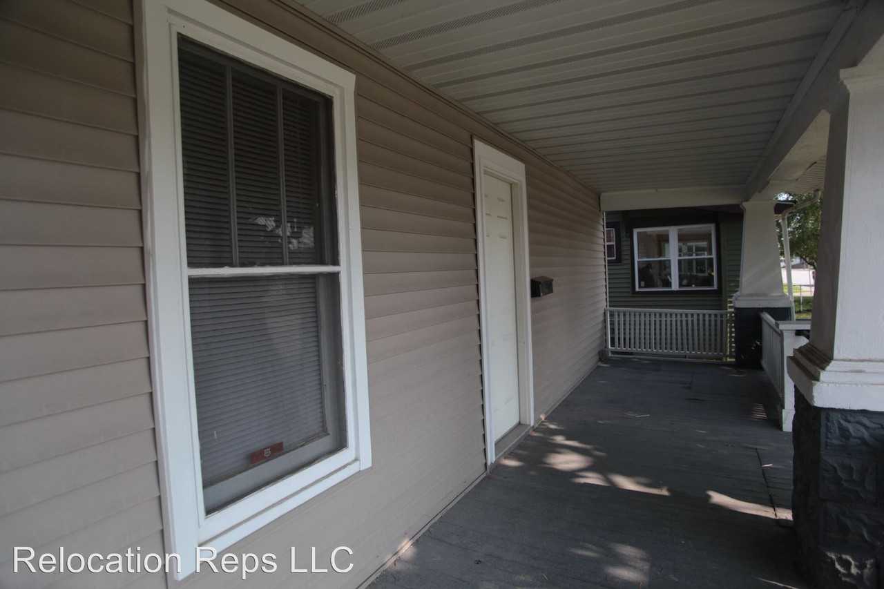 2008 11th St - Photo 2 of 17