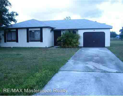 1131 SE Parrish Ct - Photo 3 of 13