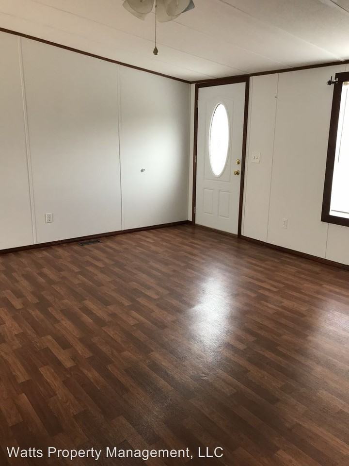1058 Long Island Rd - Photo 2 of 19