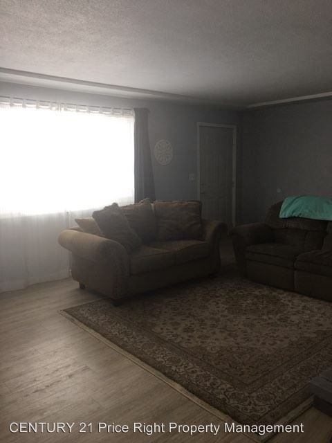 1333 12th St - Photo 2 of 11