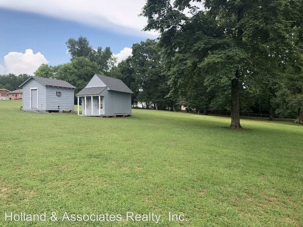 1028 E Stadium Dr - Photo 2 of 10