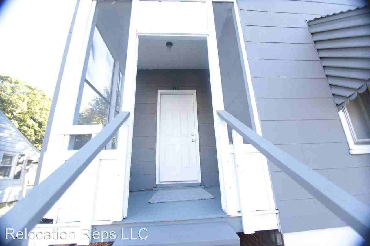 914 25th St - Photo 2 of 15