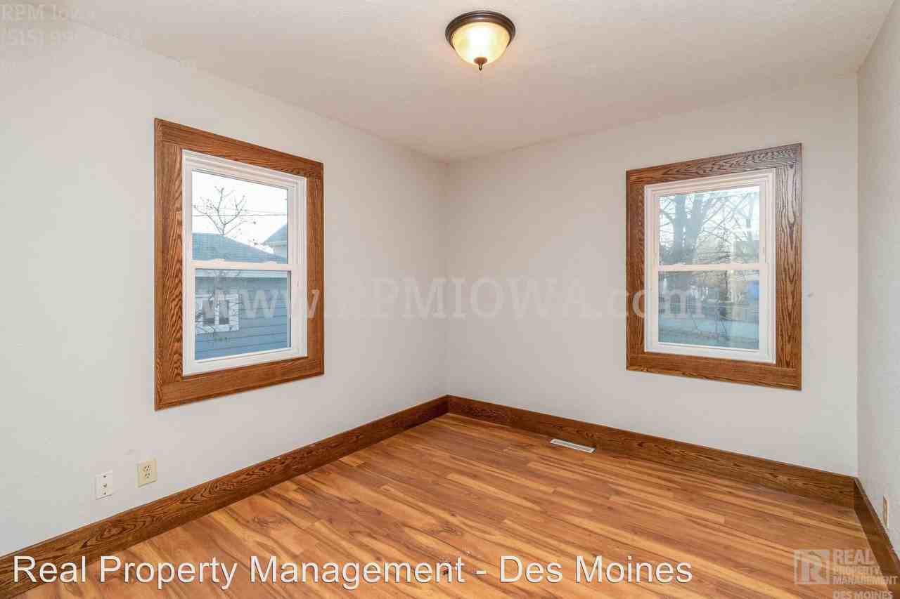 1012 10th St - Photo 2 of 14