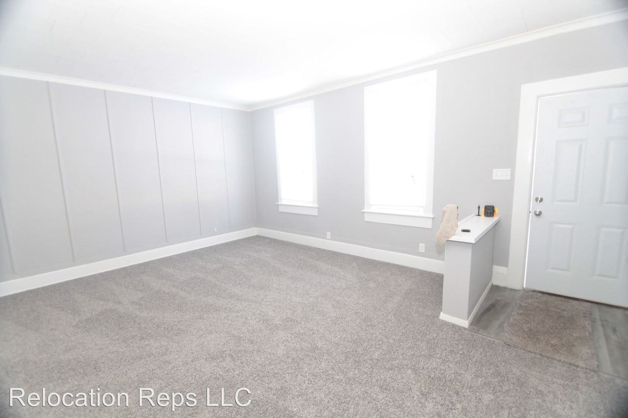 1825 W 3rd St - Photo 2 of 13