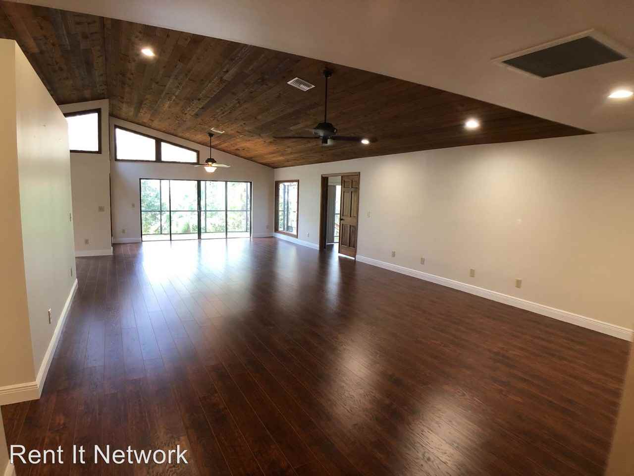 3211 Rowan Ln - Photo 2 of 15