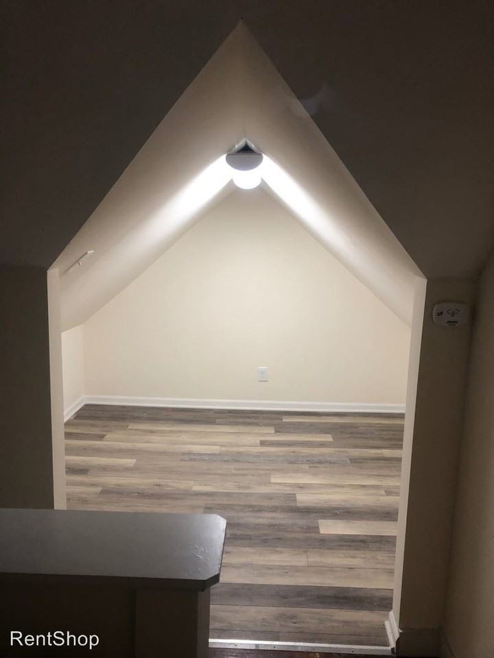 707 N William St #B - Photo 3 of 7