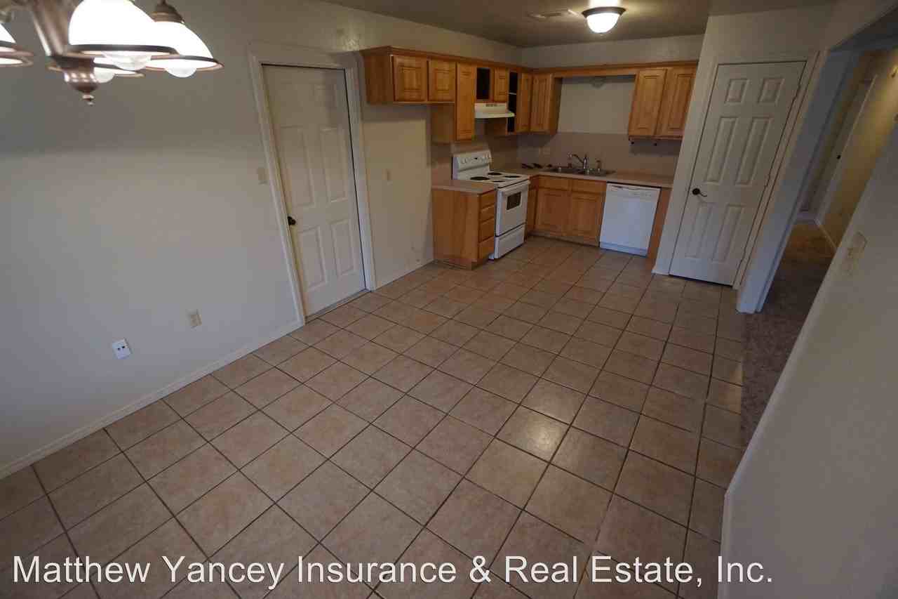 204 N 43rd St - Photo 2 of 11