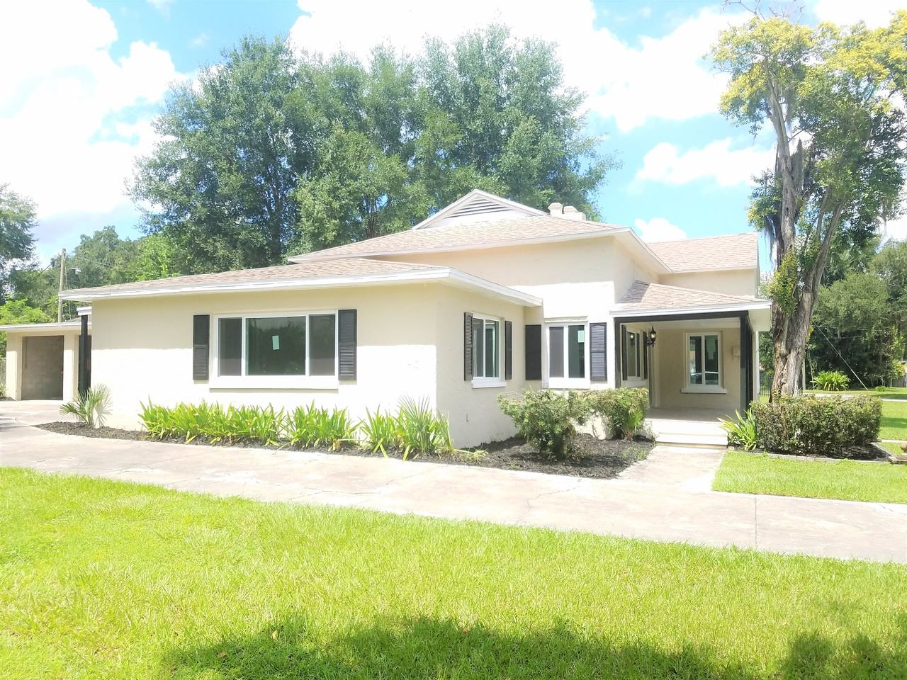 945 S Kissengen Ave - Photo 3 of 24