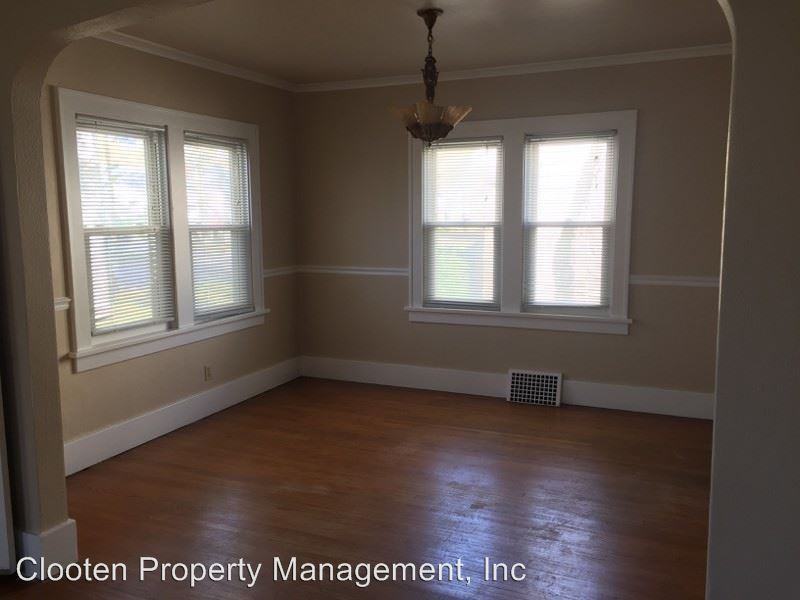 217 W Ave D - Photo 2 of 12