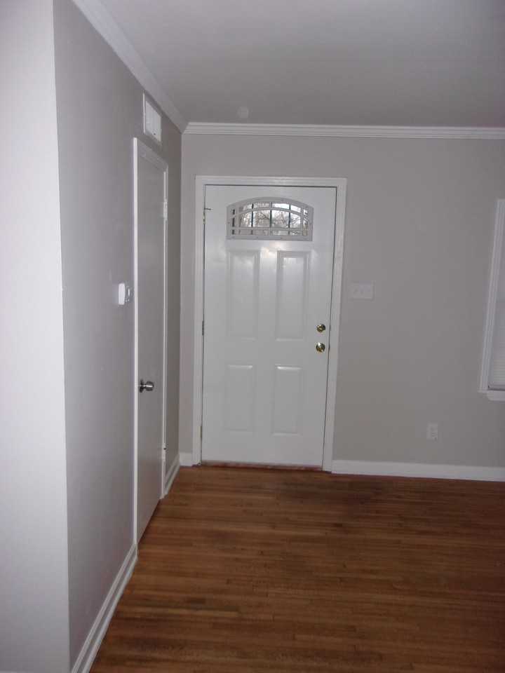 4126 Rhodes Ave - Photo 2 of 9
