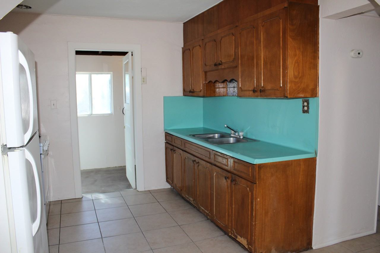 803 W President St - Photo 3 of 11