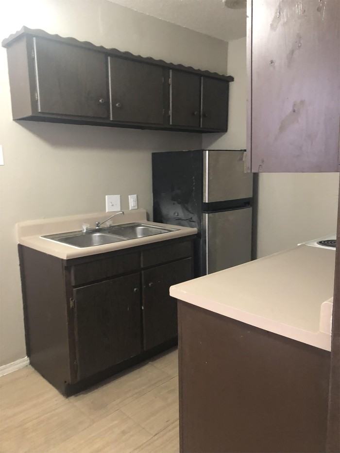 6305 NW 10th St #10 - Photo 2 of 7