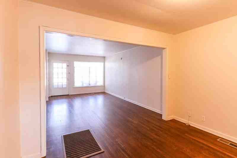 740 W 13th St - Photo 3 of 10