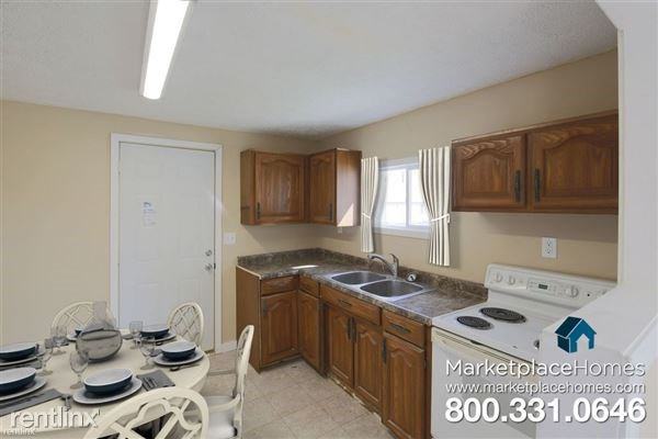 815 S Calumet St - Photo 3 of 10