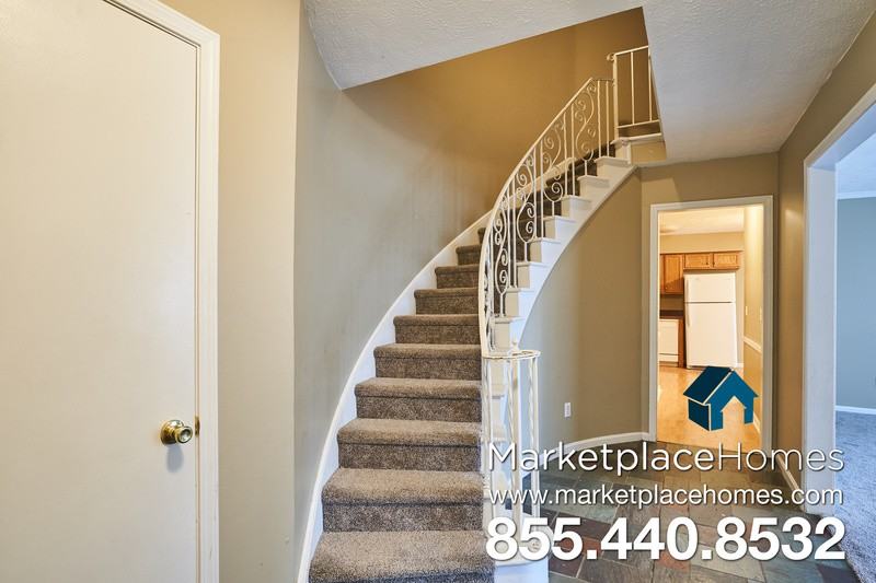 1010 Meadowlawn Dr - Photo 3 of 19