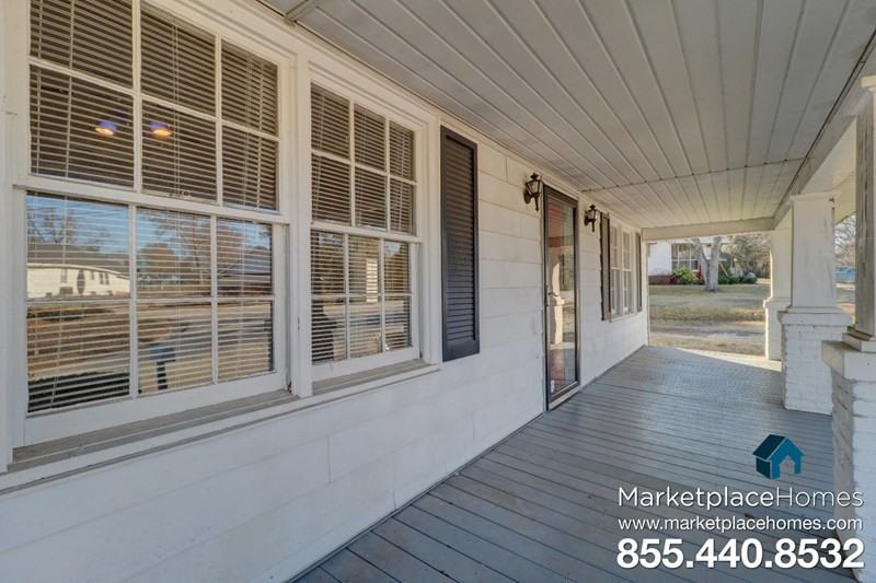 2402 61st St - Photo 3 of 17