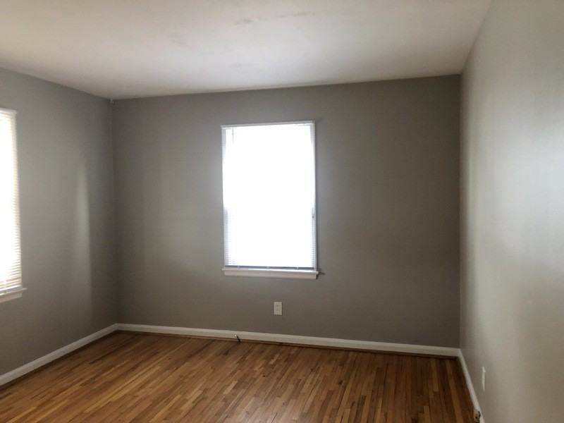 2900 Katherine St - Photo 3 of 16