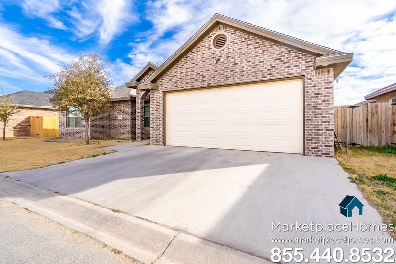 806 Chaparral St - Photo 2 of 12