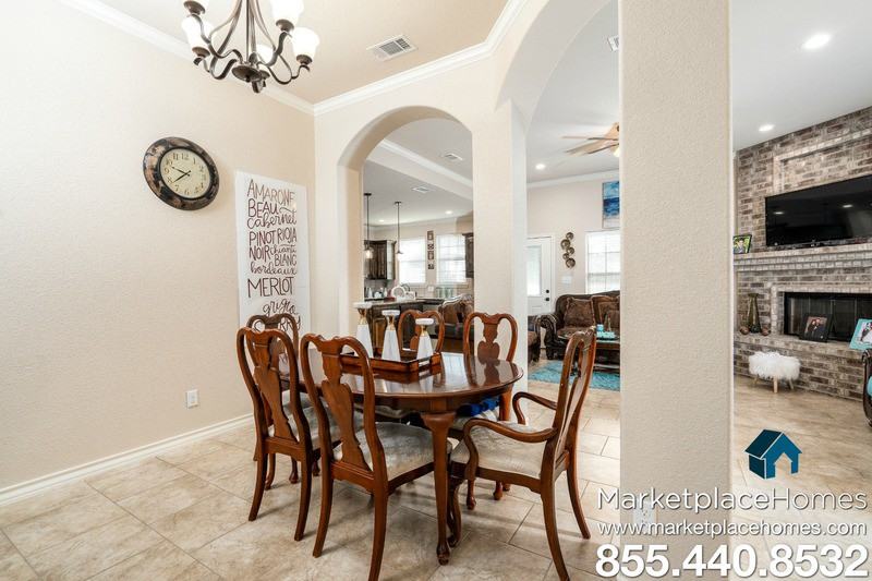 806 Chaparral St - Photo 3 of 12