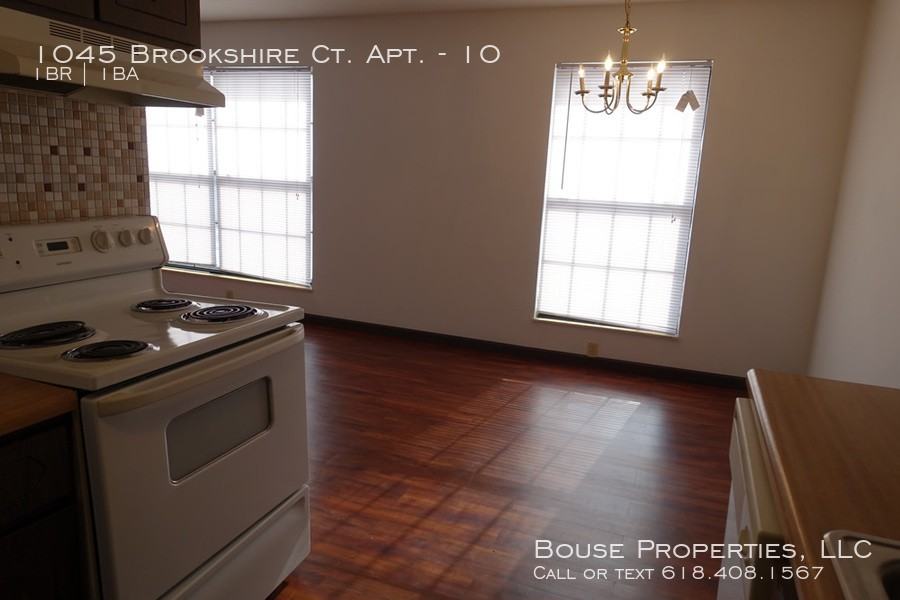 1045 Brookshire Ct #10 - Photo 3 of 5