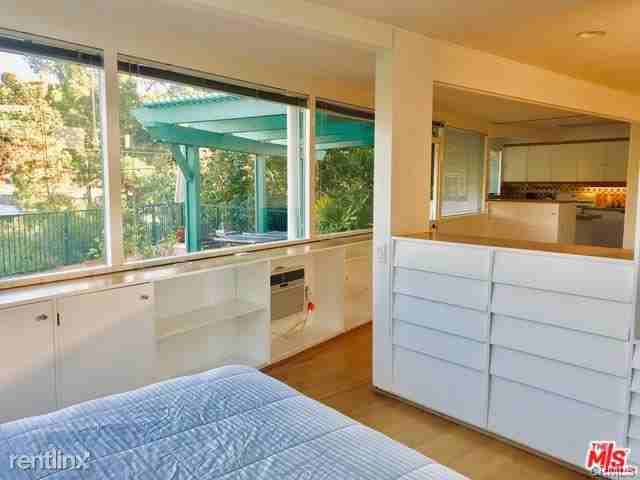 217 Amalfi Dr - Photo 2 of 12