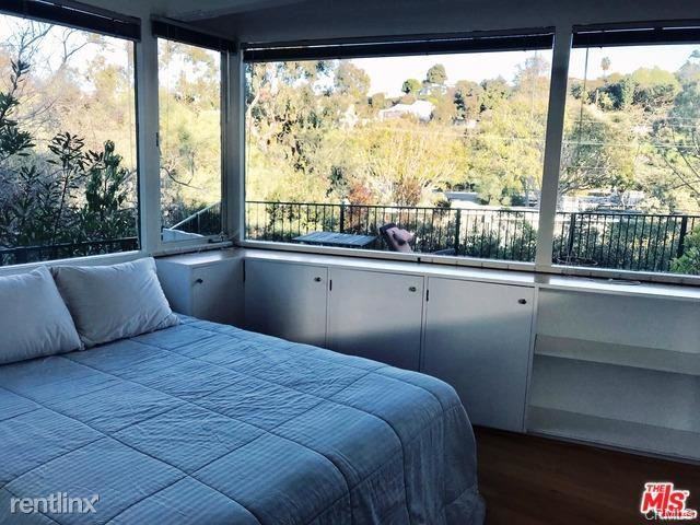 217 Amalfi Dr - Photo 3 of 12