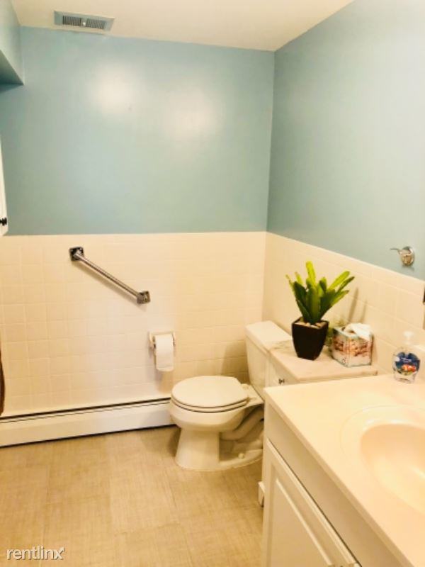 84 Eastview Dr - Photo 3 of 9