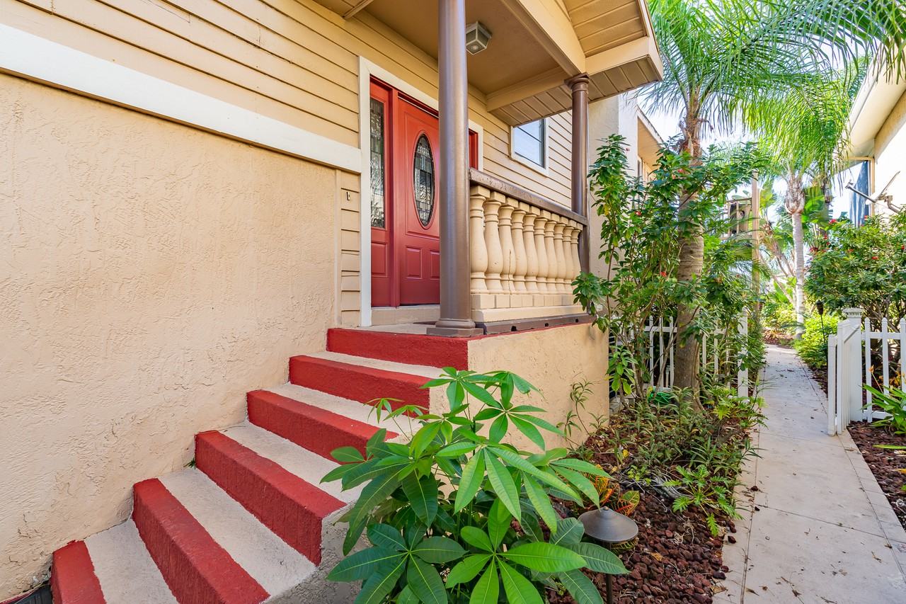 6121 Fjord Way - Photo 3 of 44