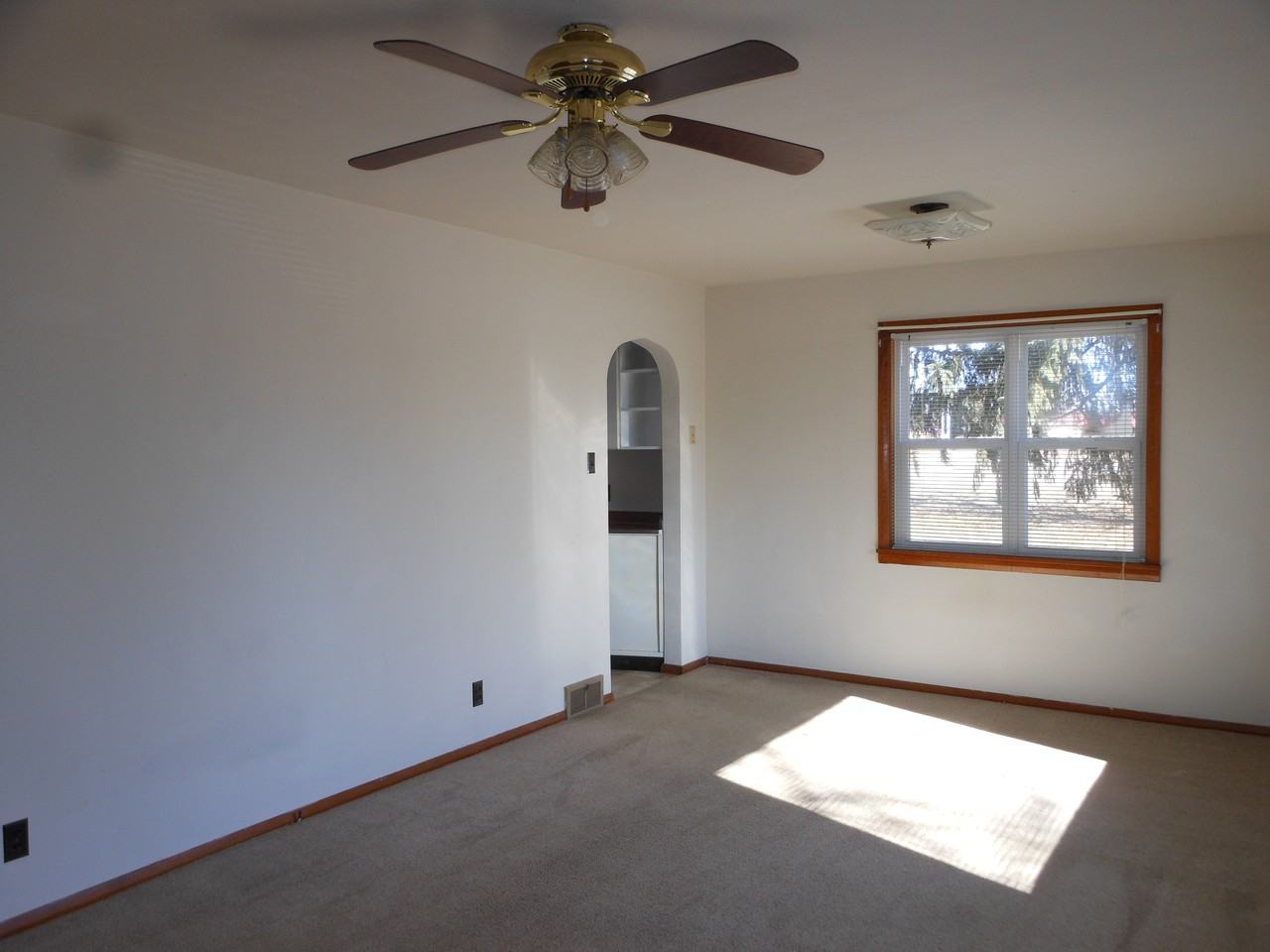 424 Glen Carbon Road - Photo 2 of 10