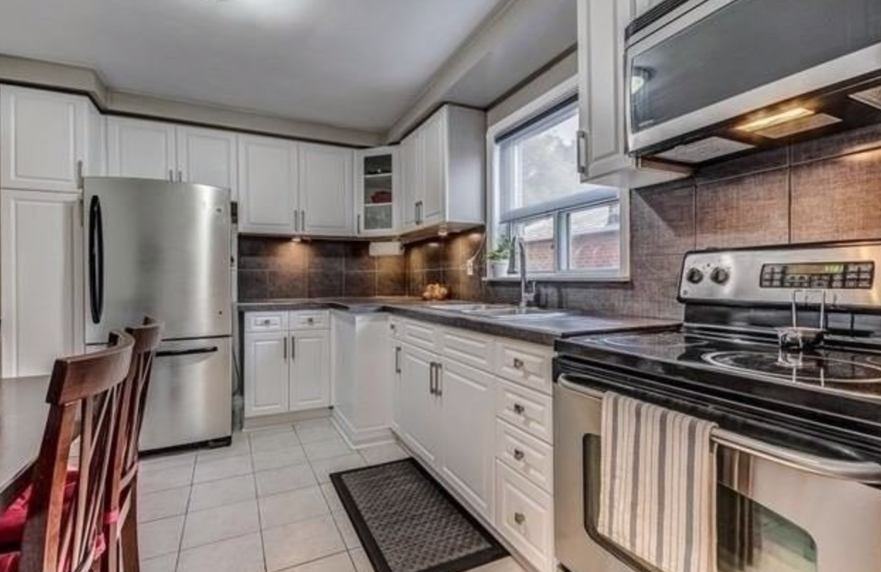 1029 Victoria Park Avenue - Photo 3 of 7