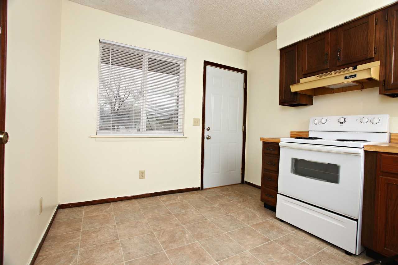 612 S. Forrest St. - Photo 3 of 9