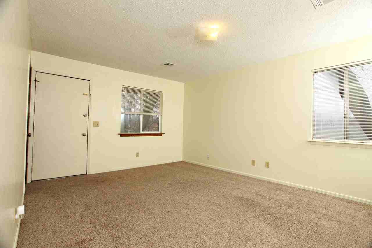 612 S. Forrest St. - Photo 2 of 9