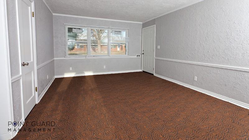 619-625 S. Hunter - Photo 2 of 9