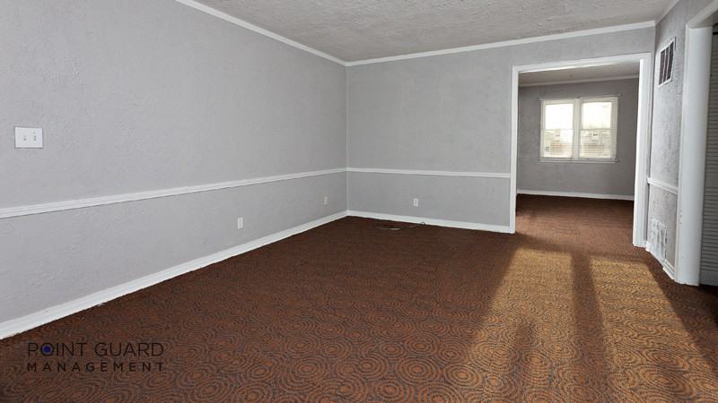 619-625 S. Hunter - Photo 3 of 9