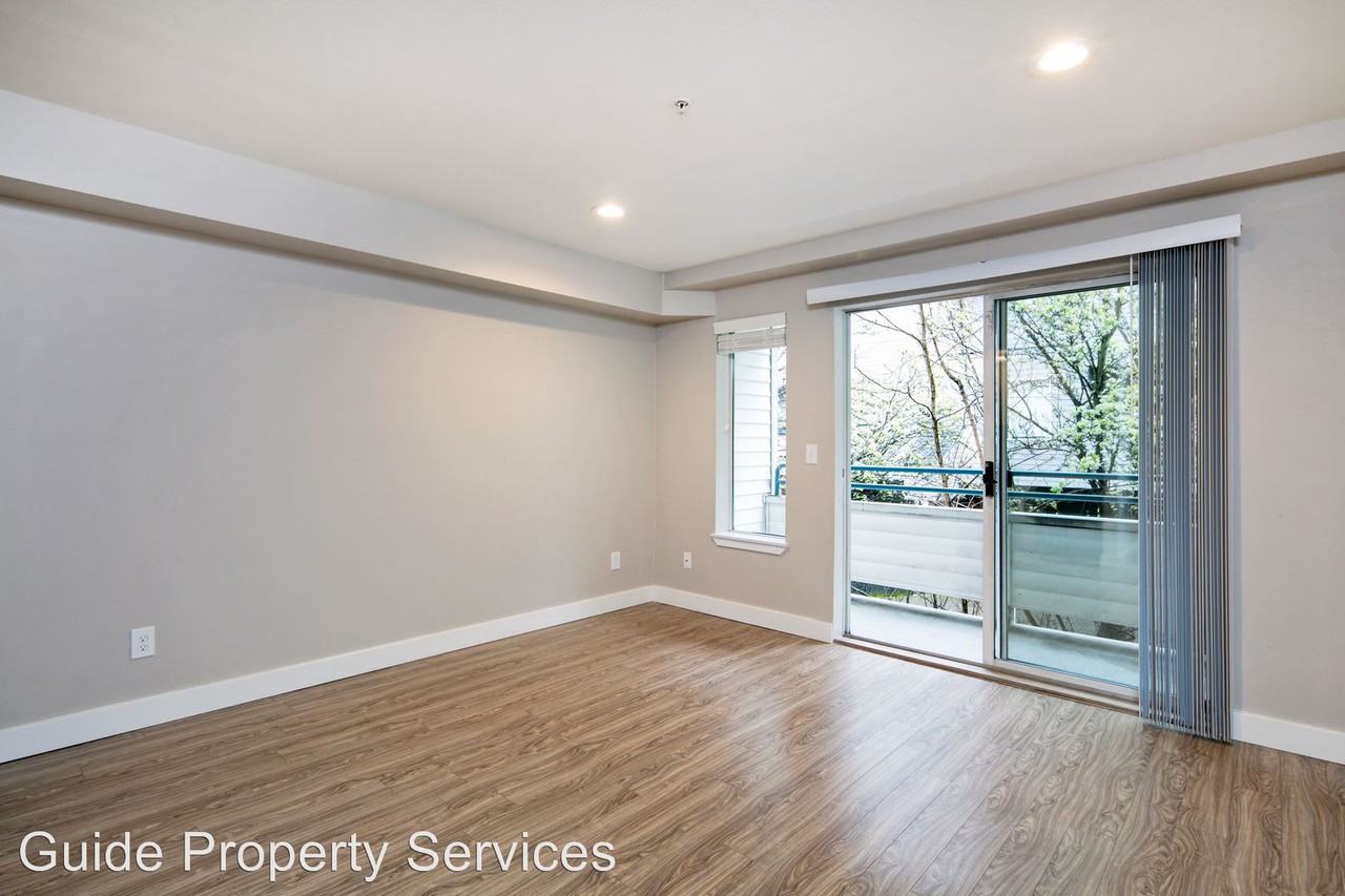 2572 Gilman Dr W - Photo 2 of 20