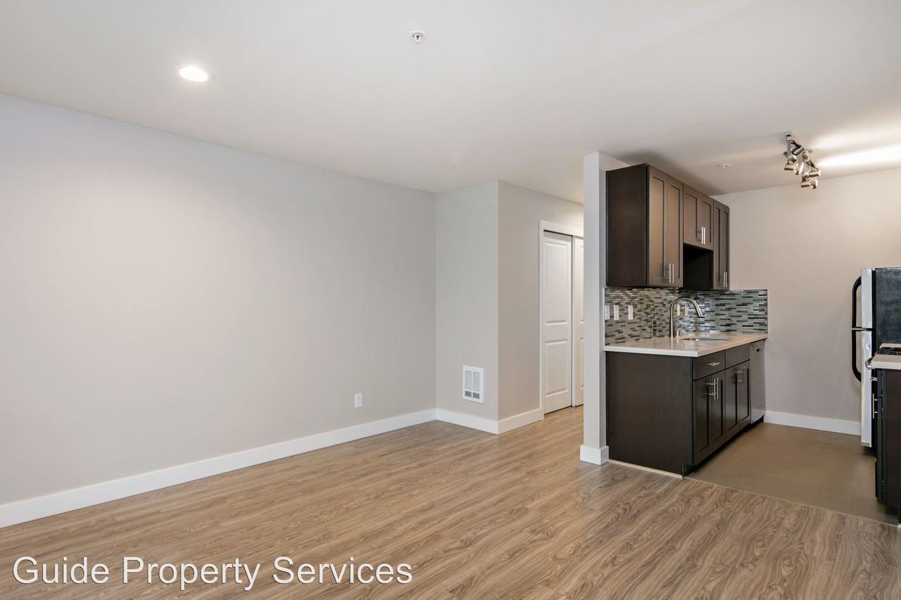 2572 Gilman Dr W - Photo 3 of 20
