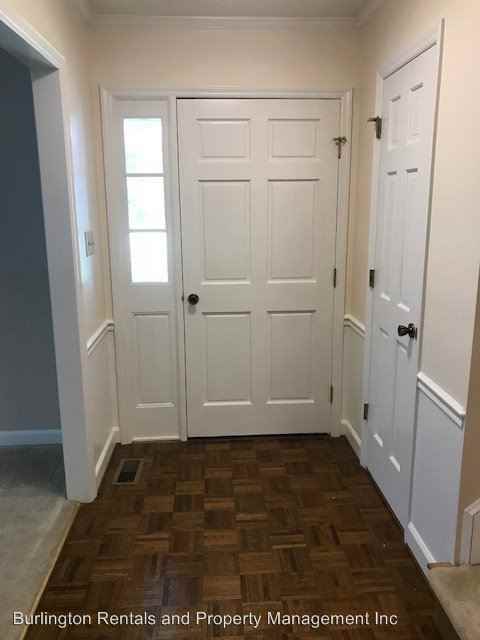 1002 Brookview Dr - Photo 2 of 25