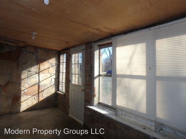 1024 Riviera Dr - Photo 2 of 13