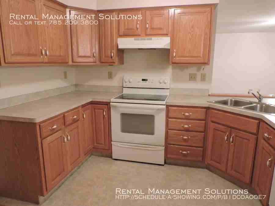 4327 SE Wisconsin Ave - Photo 2 of 12