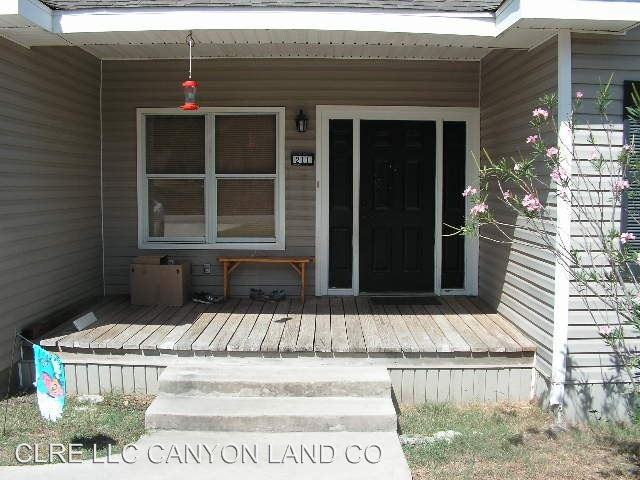 211 Nancy Dr - Photo 2 of 36