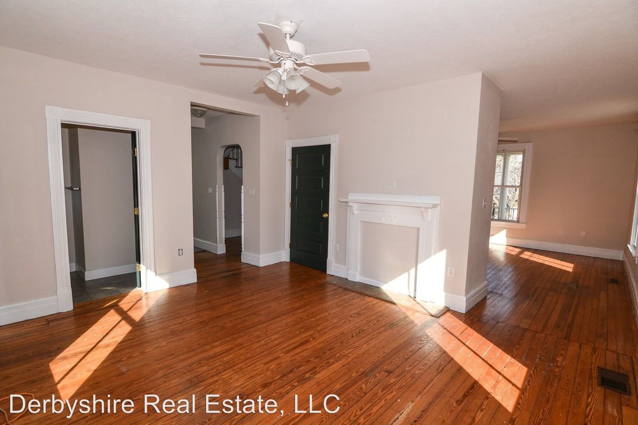 921 Taylor St - Photo 3 of 19