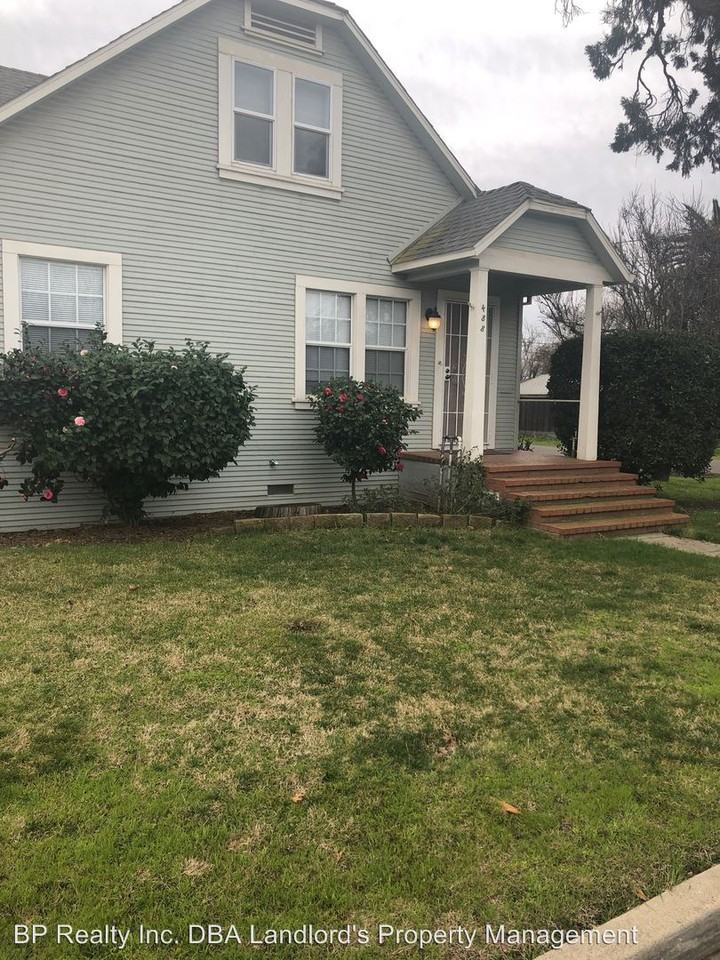 488 Park St - Photo 2 of 13