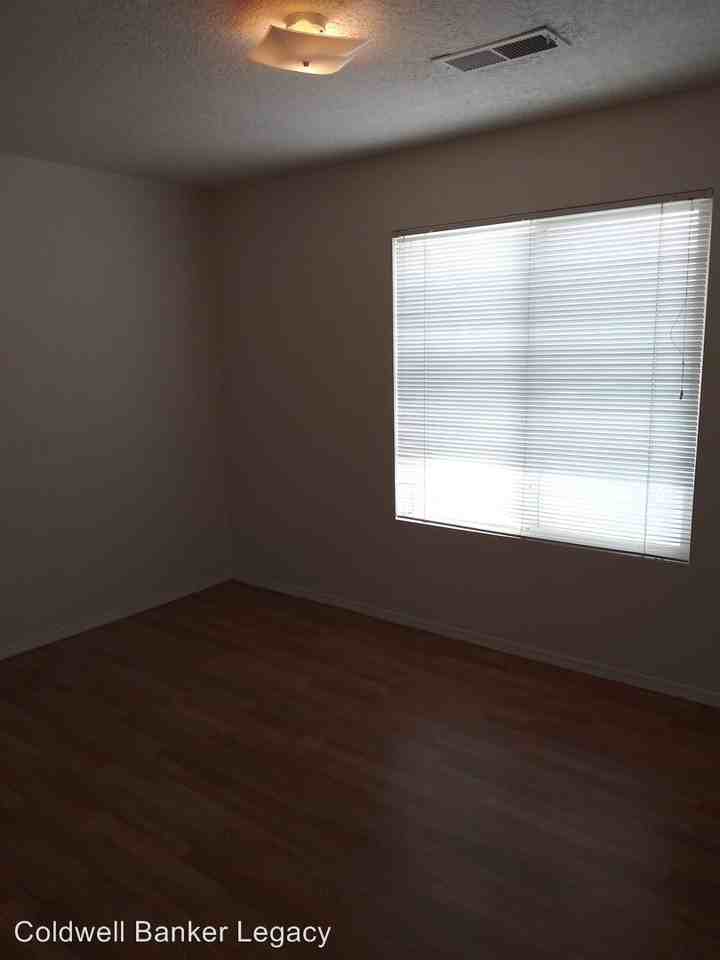 11709 Deer Lodge Rd SE - Photo 3 of 14