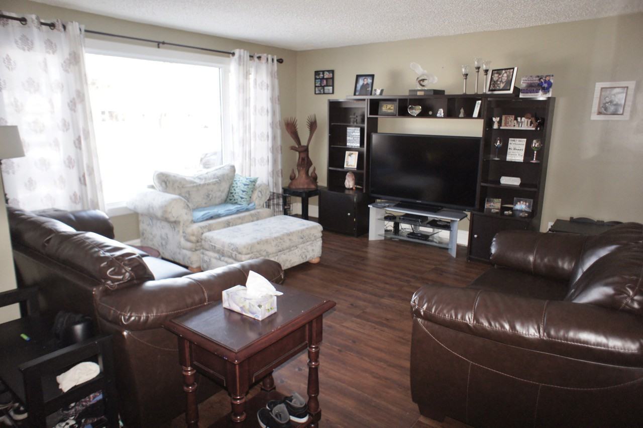 9107 97 Ave - Photo 2 of 20